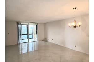 7300 Lake Circle Dr 401, Margate, FL 33063 - MLS#F10526337