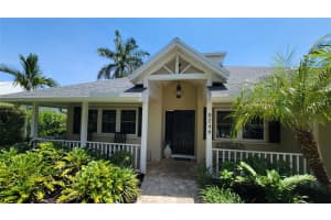 9246 SE Mercury St, Hobe Sound, FL 33455 - MLS#F10526339