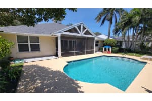 9246 SE Mercury St, Hobe Sound, FL 33455 - MLS#F10526339