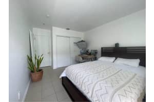 220 NE 41st St, Oakland Park, FL 33334 - MLS#F10526375