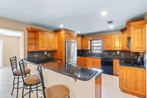 8240 NW 94th Ave, Tamarac, FL 33321 Sold 11/19/25