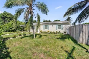 1222 14th Ct, Lake Worth Beach, FL 33460 - MLS#F10526377