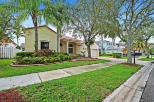 833 Heritage Drive, Weston, FL 33326 - MLS#F10526387
