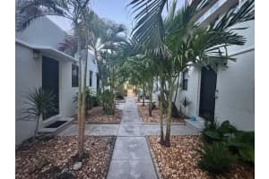 323 Fillmore St 12, Hollywood, FL 33019 - MLS#F10526402