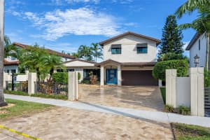 2541 NE 48th St, Lighthouse Point, FL 33064 - MLS#F10526407