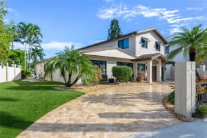 2541 NE 48th St, Lighthouse Point, FL 33064 - MLS#F10526407