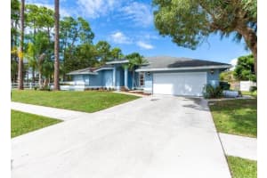 1349 Brampton Cv, Wellington