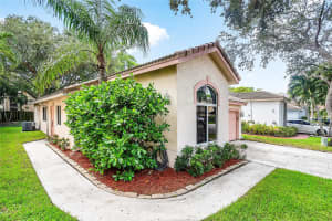 1443 Banyan Circle, Pompano Beach, FL 33069 - MLS#F10526422