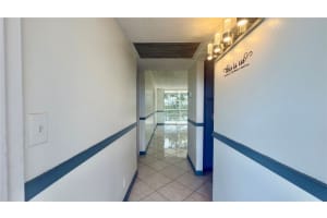 9340 Lagoon Place, Davie, FL 33324 - MLS#F10526429