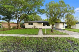 2001 NW 14th Ave, Fort Lauderdale, FL 33311 - MLS#F10526430