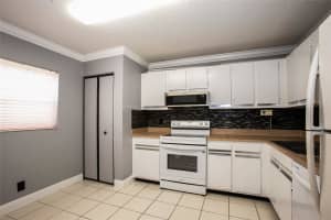 4154 NW 22nd St 4154, Pompano Beach, FL 33066 - MLS#F10526450