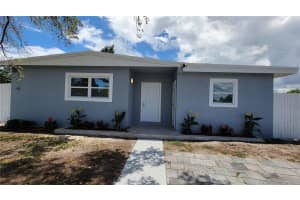 266 NE 42nd St, Deerfield Beach, FL 33064 - MLS#F10526476