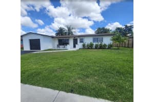 8301 Nw 17th Ct, Pembroke Pines
