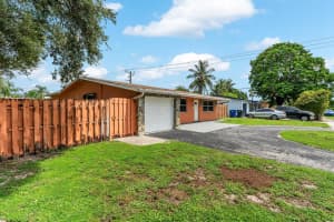 6391 Park St, Hollywood, FL 33024 - MLS#F10526506