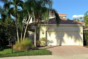 872 Tanglewood Cr, Weston