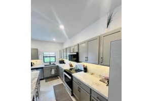 884 NW 3rd Ter, Pompano Beach, FL 33060 - MLS#F10526536