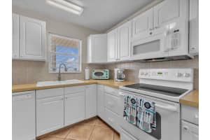 5860 NW 44th St 804, Lauderhill, FL 33319 - MLS#F10526541