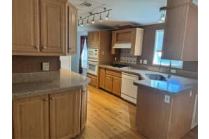 21861 Nw 2nd Ct, Pembroke Pines