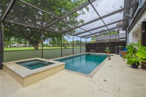 1400 W Sandpiper Cir, Pembroke Pines