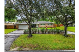 152 SW 59th Ave, Plantation, FL 33317 - MLS#F10526616
