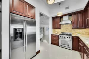 800 SE 3rd Ter, Pompano Beach, FL 33060 Sold 10/24/25