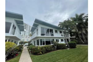 425 Bayshore Drive 40, Fort Lauderdale, FL 33304 - MLS#F10526651