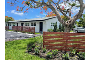 704 NE 23rd Dr 2, Wilton Manors, FL 33305 - MLS#F10526664