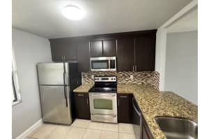 40 NW 76th Ave 104-1, Plantation, FL 33324 - MLS#F10526675
