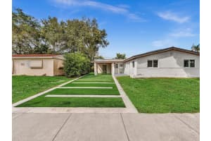 6641 Douglas St, Hollywood, FL 33024 - MLS#F10526685