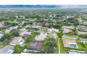 660 NW 74th Ter, Plantation, FL 33317 Sold 10/29/25