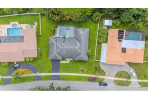 660 NW 74th Ter, Plantation, FL 33317 Sold 10/29/25