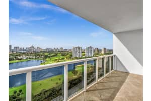 3675 N Country Club Dr 2405, Aventura, FL 33180 - MLS#F10526721