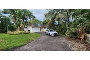 11660 Canal Dr, North Miami, FL 33181 - MLS#F10526739