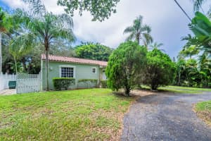 850 NE 118th St, Biscayne Park, FL 33161 Sold 11/07/25