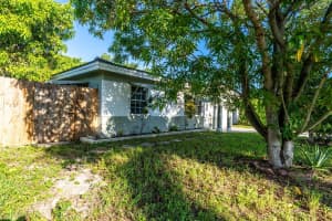 4581 NE 3rd Ave, Fort Lauderdale, FL 33334 Sold 11/21/25