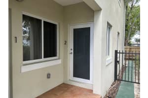 816 NW 3rd St 2, Fort Lauderdale, FL 33311 - MLS#F10526821