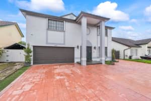 18811 NW 80th Ave, Hialeah, FL 33015 - MLS#F10526853