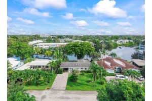 725 NE 17th Ct, Fort Lauderdale, FL 33305 - MLS#F10526929
