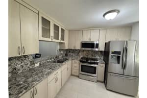 1001 Colony Point Cir 107, Pembroke Pines, FL 33026 - MLS#F10526942