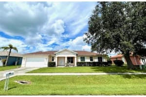 589 Genevieve Drive, Lehigh Acres, FL 33936 - MLS#F10526943