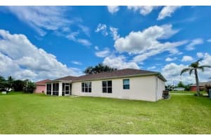 589 Genevieve Dr, Lehigh Acres, FL 33936 - MLS#F10526943