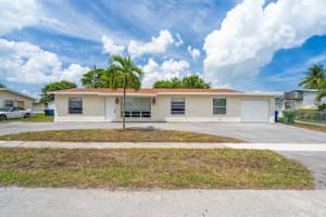2871 NW 18, Fort Lauderdale, FL 33311 - MLS#F10526992