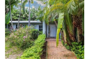 12700 SW 72nd Ave, Pinecrest, FL 33156 - MLS#F10527015