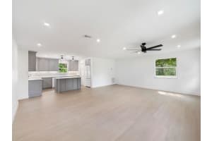 9075 12th St, Vero Beach, FL 32966 - MLS#F10527018