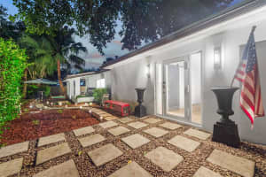 1221 SW 18th St, Fort Lauderdale, FL 33315 - MLS#F10527030