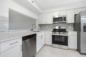 2200 S Cypress Bend Dr 805, Pompano Beach, FL 33069 - MLS#F10527040