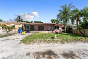 323 Anderson Rd, Lantana, FL 33462 Sold 09/29/25