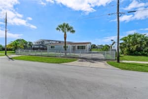 2360 NW 204, Miami Gardens, FL 33056 - MLS#F10527055