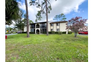 301 Knotty Pine Cir D2 Green Acres, FL 33463 - Off Market