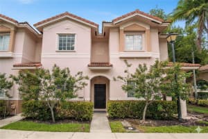 8805 S Isles Cir, Tamarac